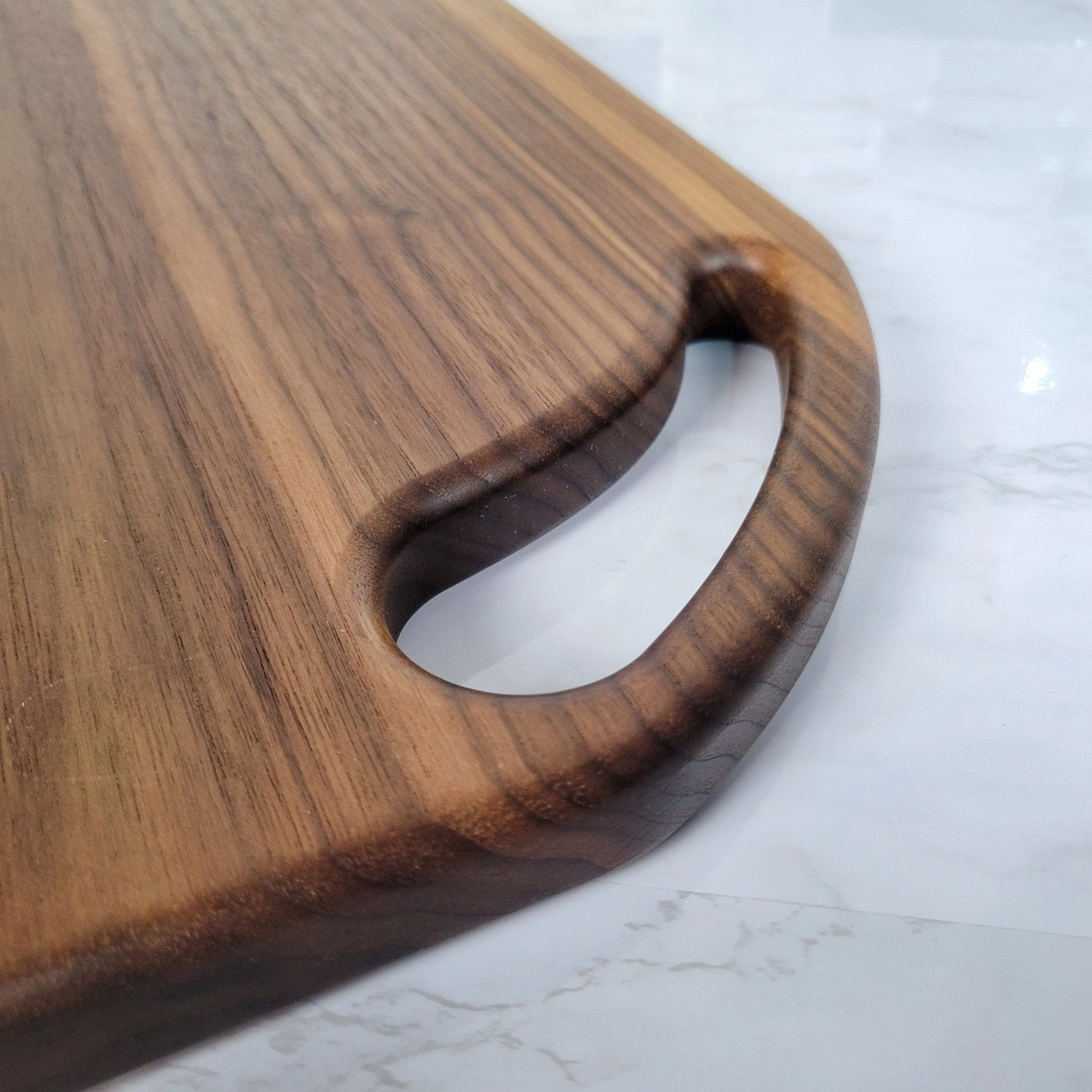 Curved Corner Handle Black Walnut Cutting Board - Image 4