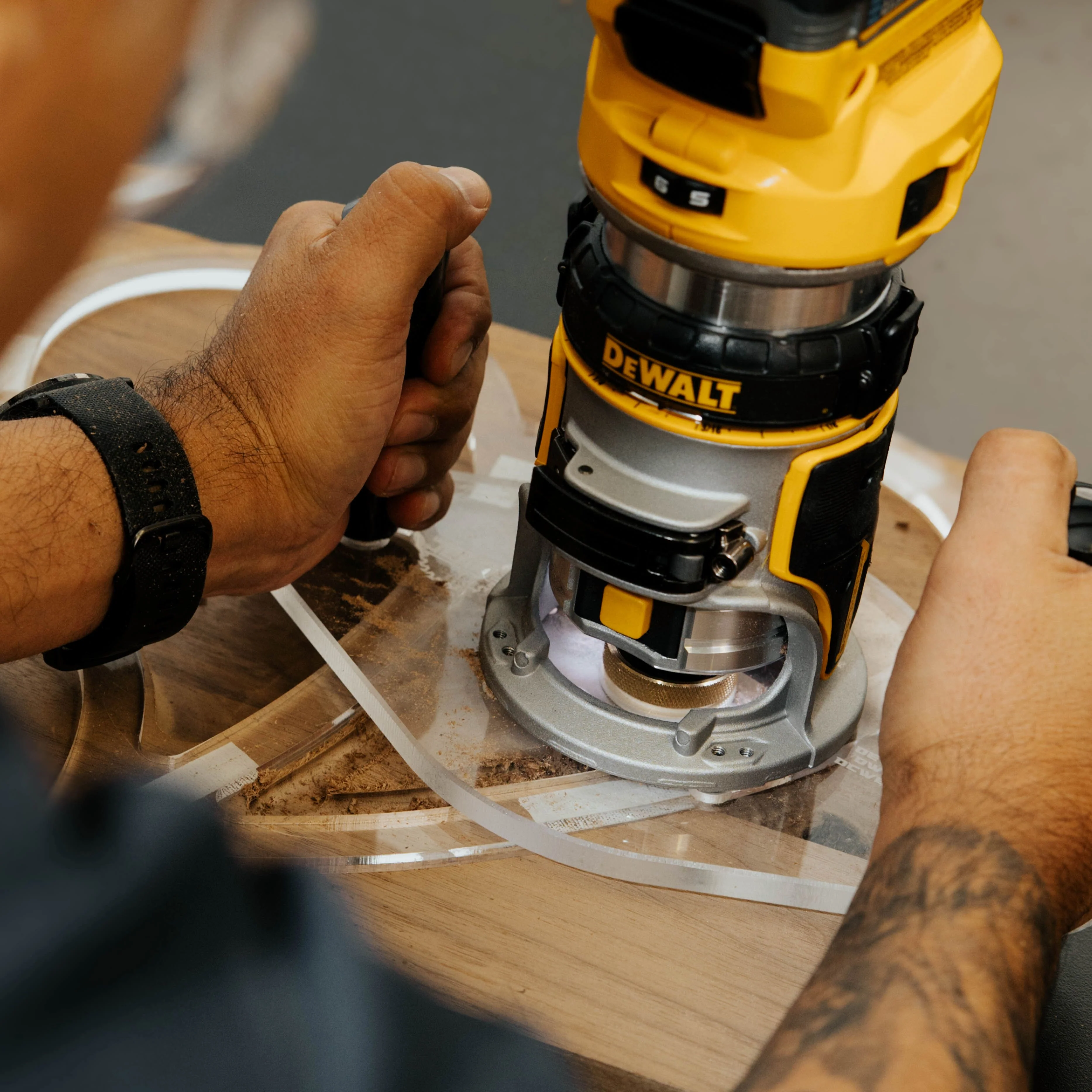 TrimFit Pro® DUAL GRIP Router Base Plate for DeWalt DWP611 and DCW600B - Image 6