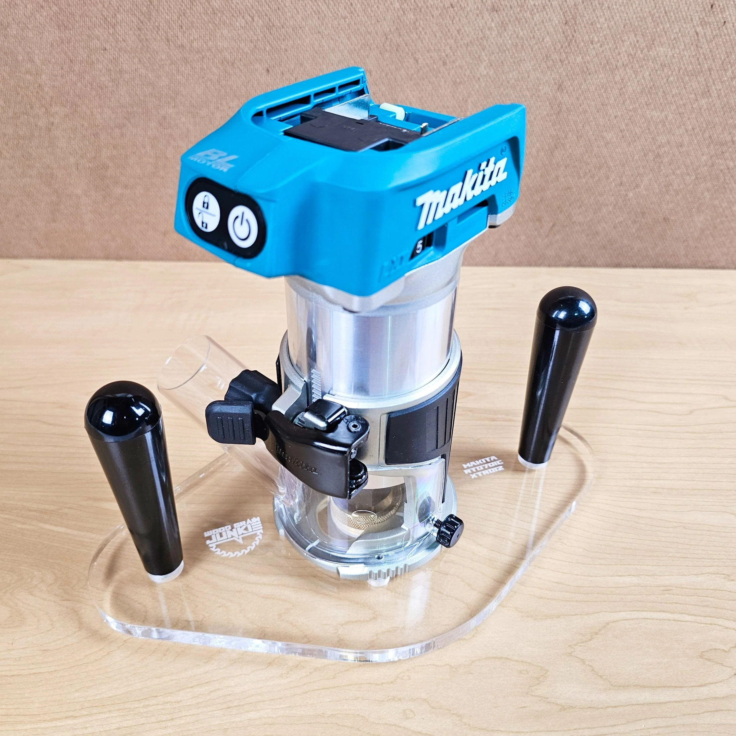 TrimFit Pro® DUAL GRIP Router Base Plate for Makita RT0701C and XTR01Z - Image 6