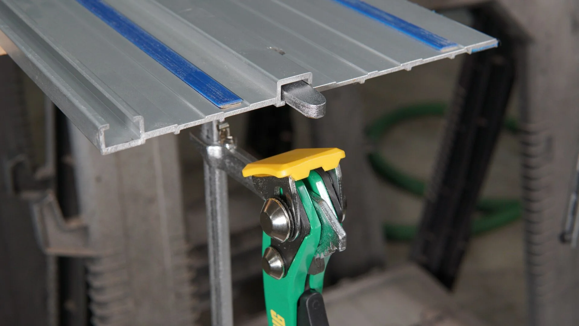 MicroJig MatchFit Dovetail Ratchet Clamp AP - Image 8