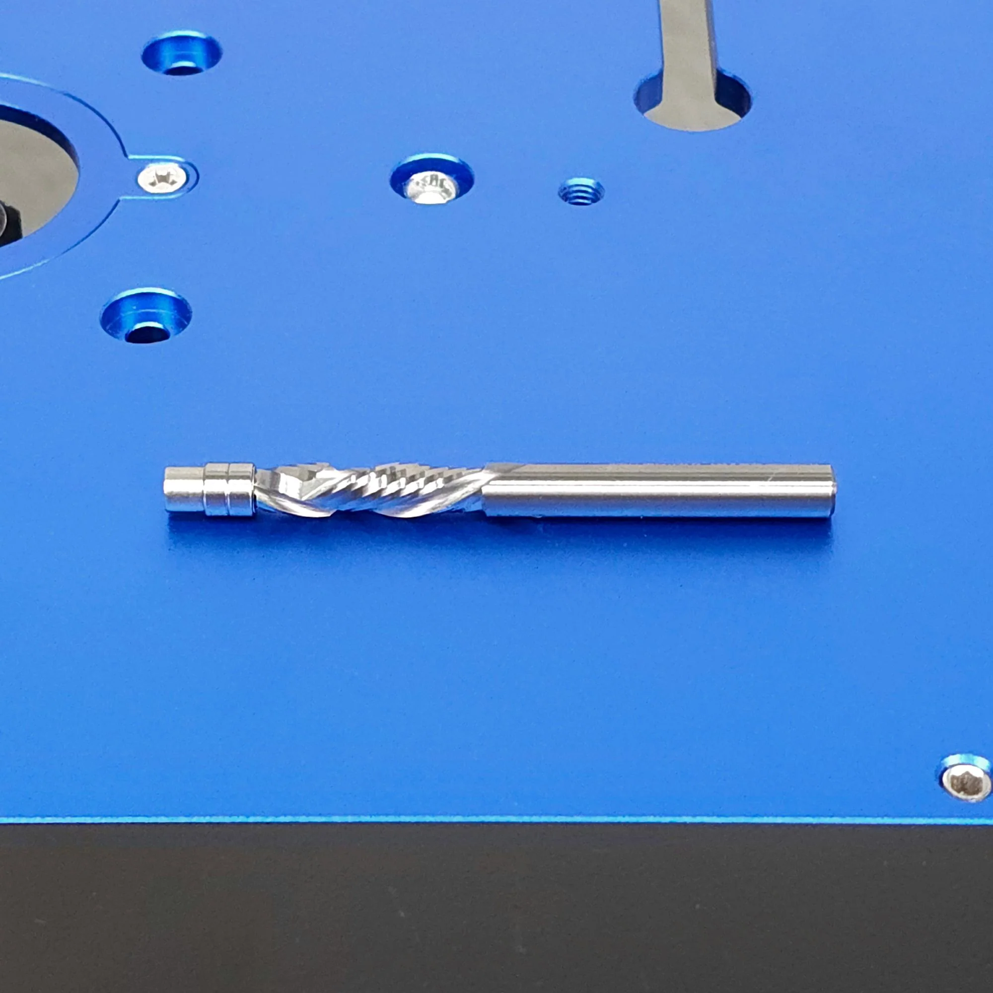 ShurCut Solid Carbide Spiral Compression Flush-Trim Bit – 1/4″ Shank, 1/4″ Dia, 1″ Cut Length - Image 3
